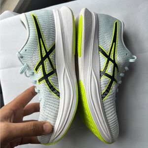 Asics MAGIC SPEED, women 8.5 in great condition